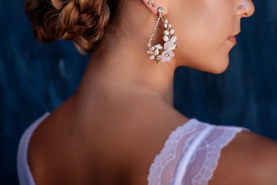 Gold oval bridal earrings
