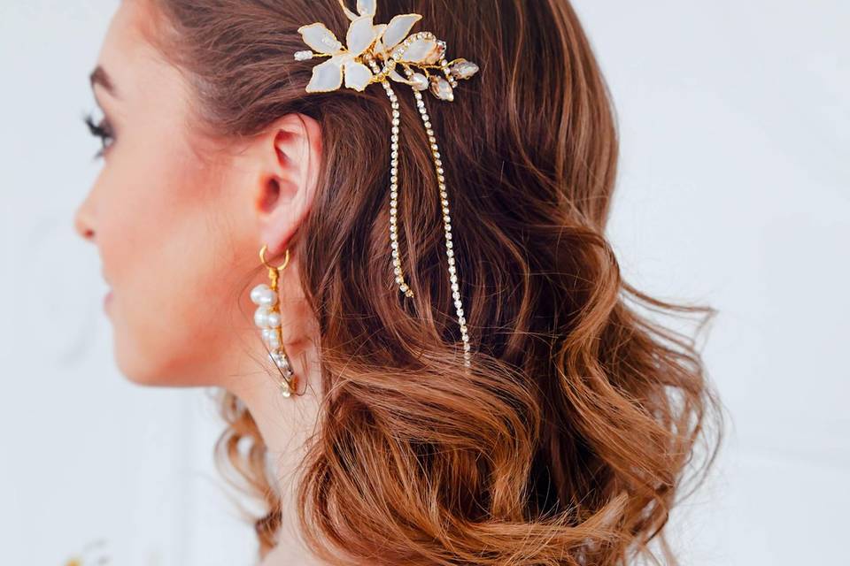 AURORE flower chain hair comb