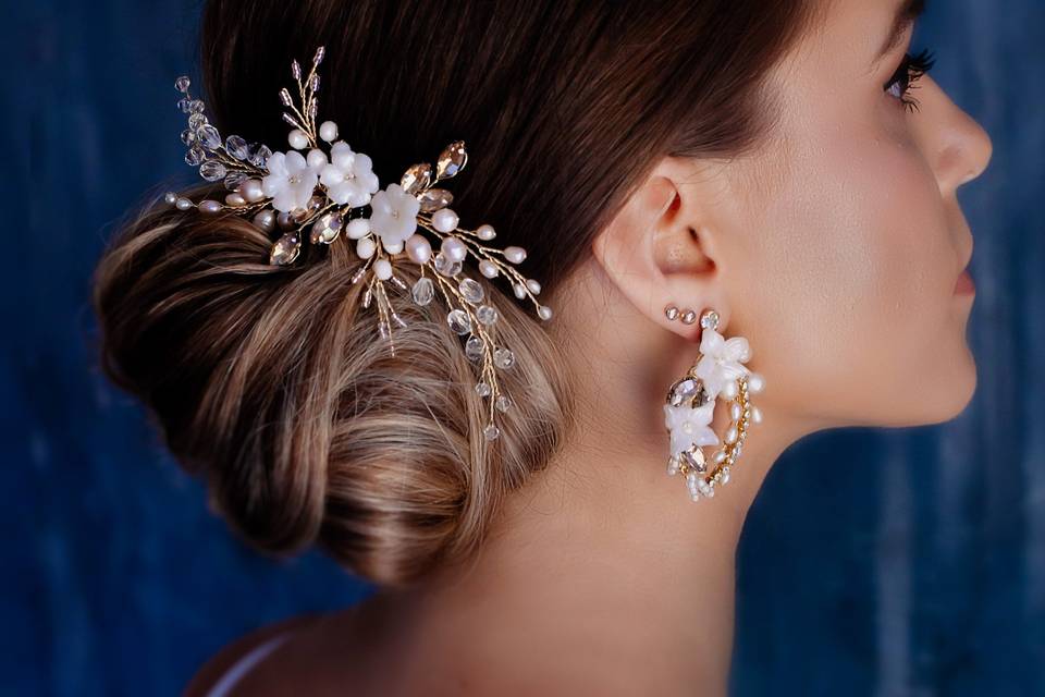 Flower bridal hair comb