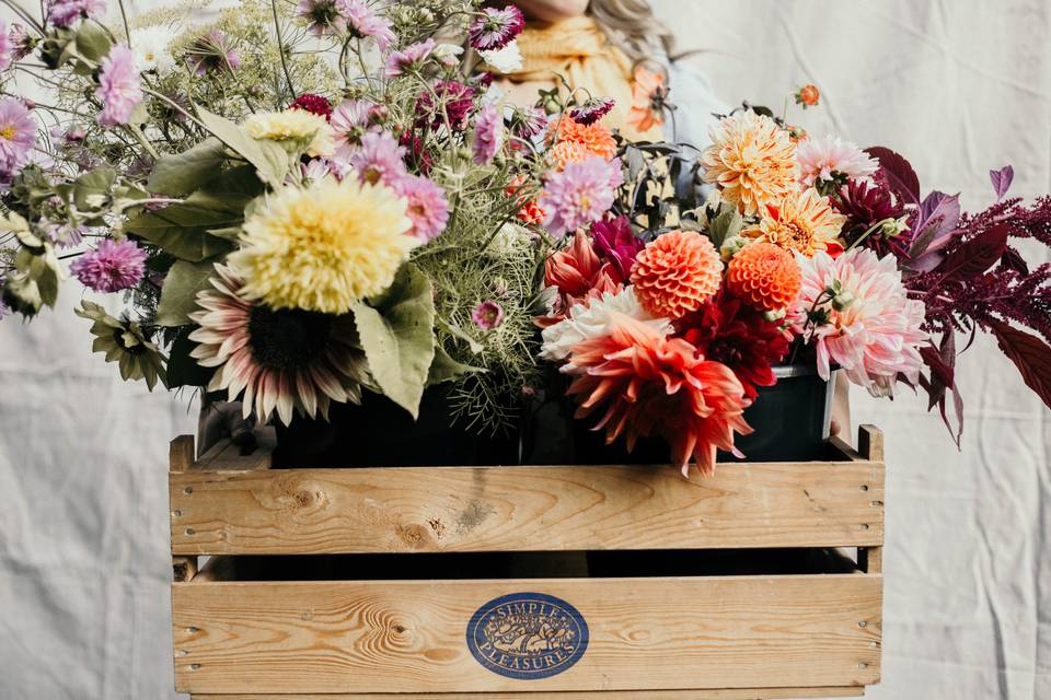 Bucket blooms for a DIY BRIDE