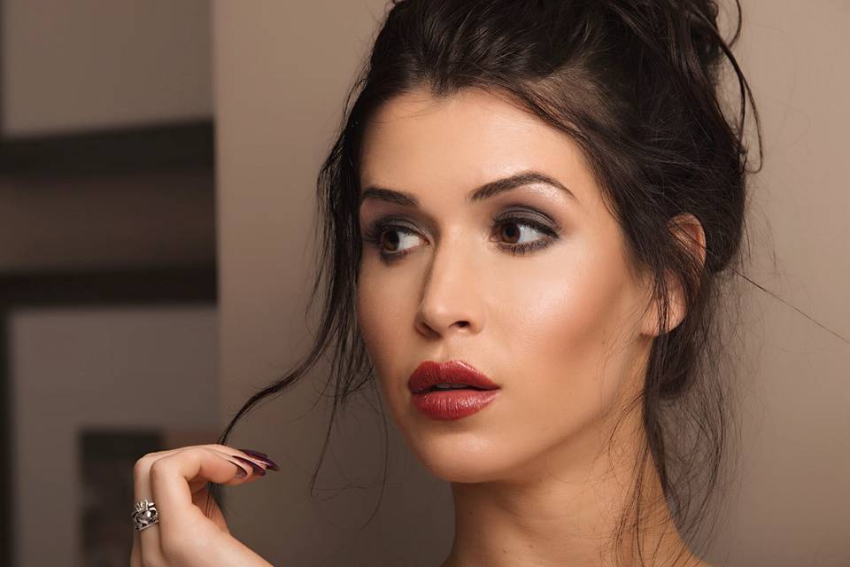 Oshawa makeup artist