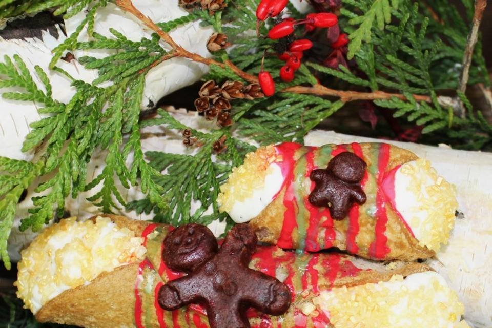 The Gingerbread Cannoli