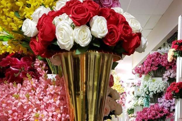 Centrepiece with flowers