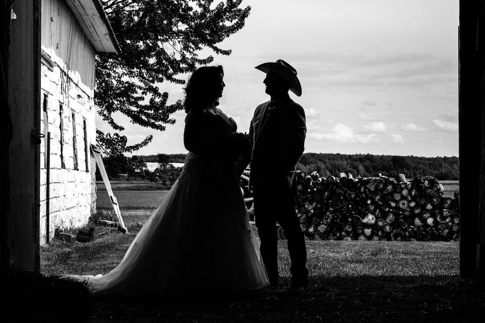 Saint-Laurent, Quebec wedding couple