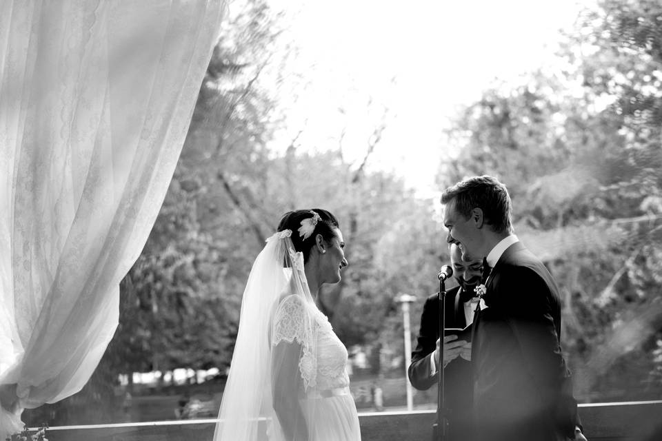 Saint-Laurent, Quebec wedding couple