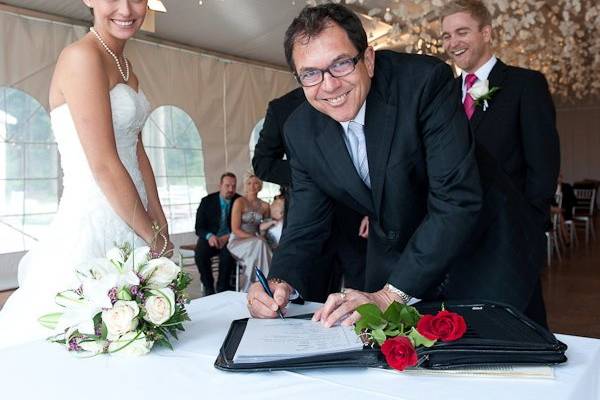 Mariages à Bras Ouverts: Célébrant Montreal-Quebec Officiant