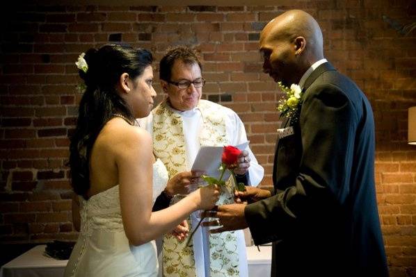 Mariages à Bras Ouverts: Célébrant Montreal-Quebec Officiant