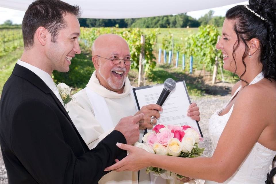 Mariages à Bras Ouverts: Célébrant Montreal-Quebec Officiant