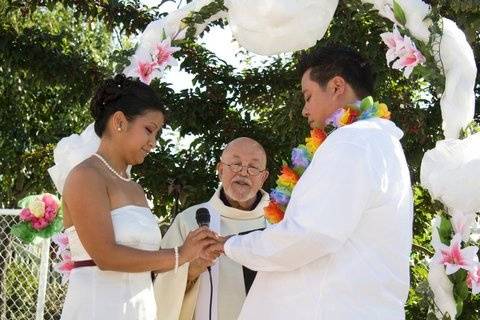 Mariages à Bras Ouverts: Célébrant Montreal-Quebec Officiant