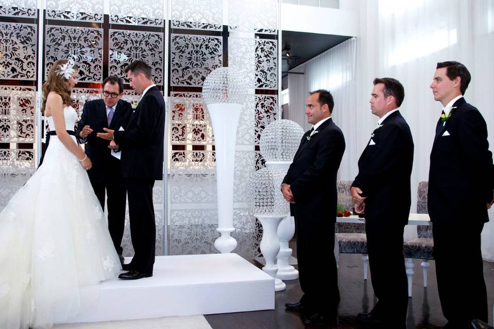 Mariages à Bras Ouverts: Célébrant Montreal-Quebec Officiant