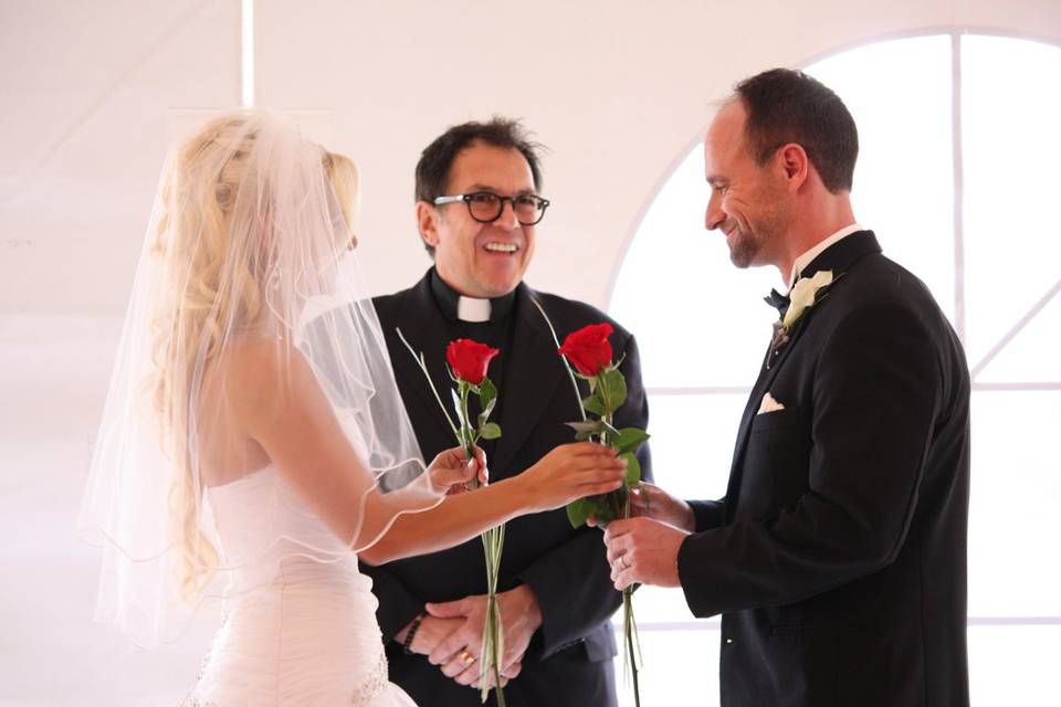 Mariages à Bras Ouverts: Célébrant Montreal-Quebec Officiant