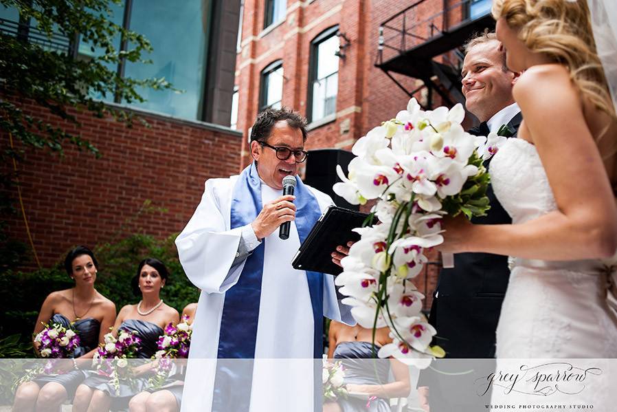 Mariages à Bras Ouverts: Célébrant Montreal-Quebec Officiant