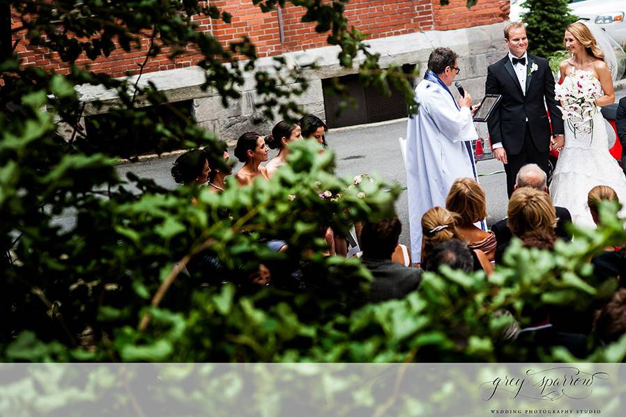 Mariages à Bras Ouverts: Célébrant Montreal-Quebec Officiant