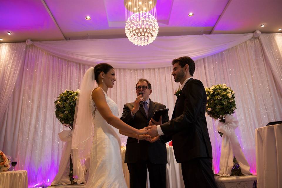 Mariages à Bras Ouverts: Célébrant Montreal-Quebec Officiant