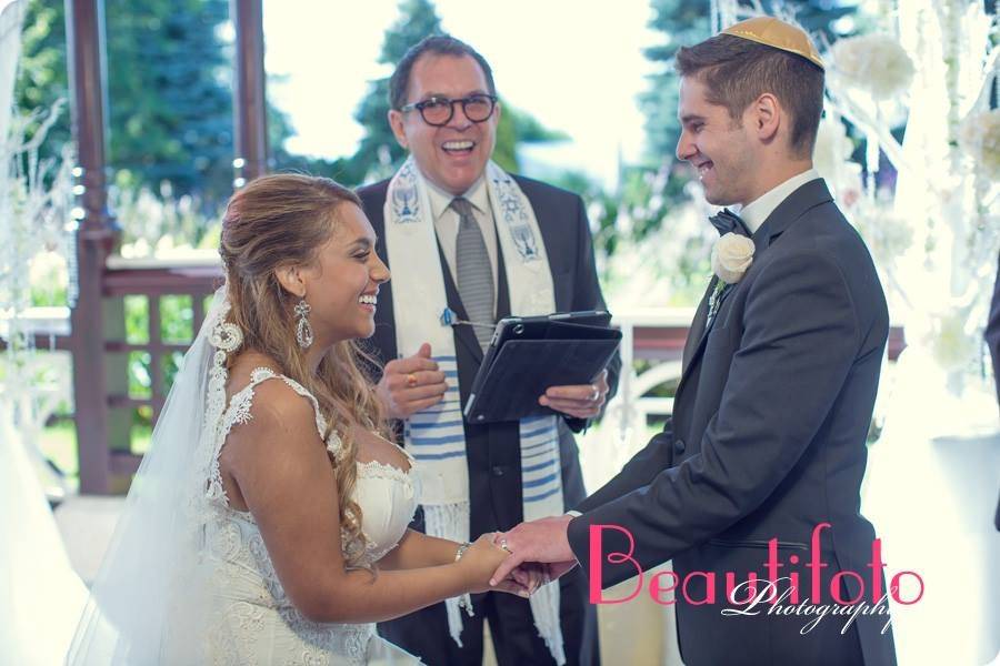 Mariages à Bras Ouverts: Célébrant Montreal-Quebec Officiant