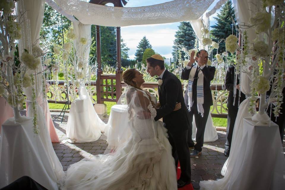 Mariages à Bras Ouverts: Célébrant Montreal-Quebec Officiant