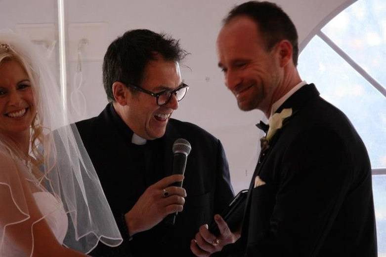 Mariages à Bras Ouverts: Célébrant Montreal-Quebec Officiant