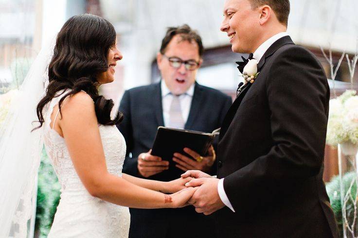 Mariages à Bras Ouverts: Célébrant Montreal-Quebec Officiant