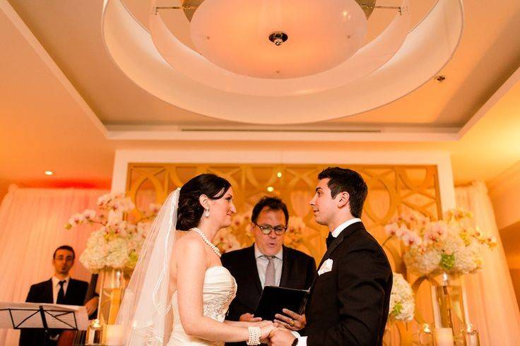 Mariages à Bras Ouverts: Célébrant Montreal-Quebec Officiant