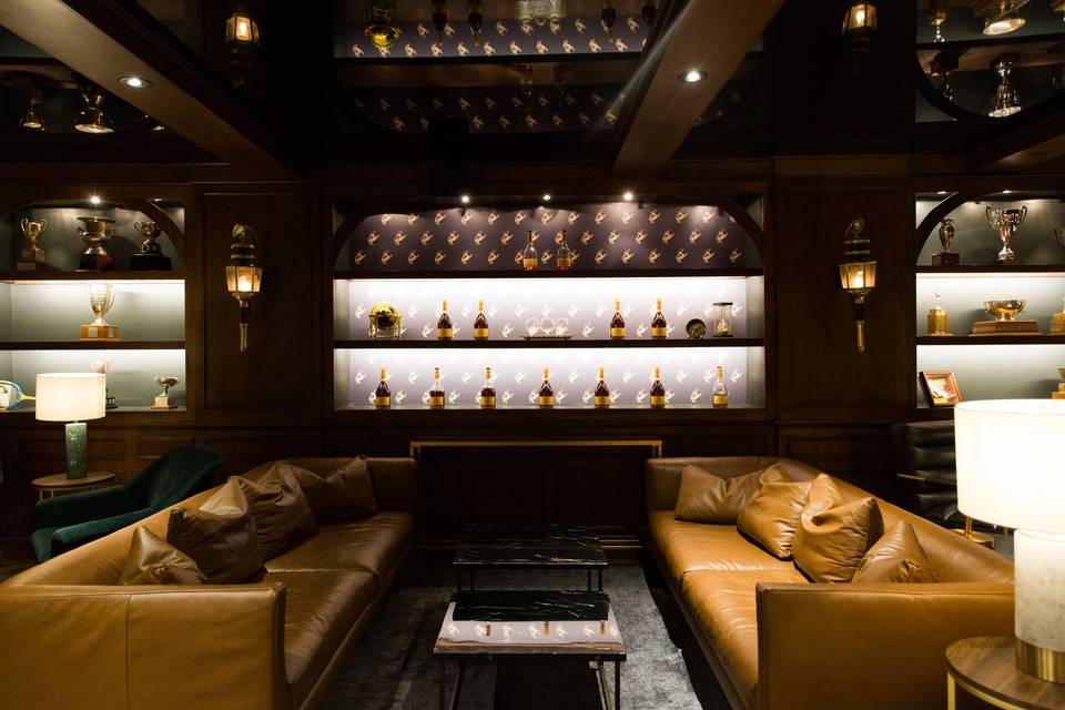 Hanford Cocktail & Bar