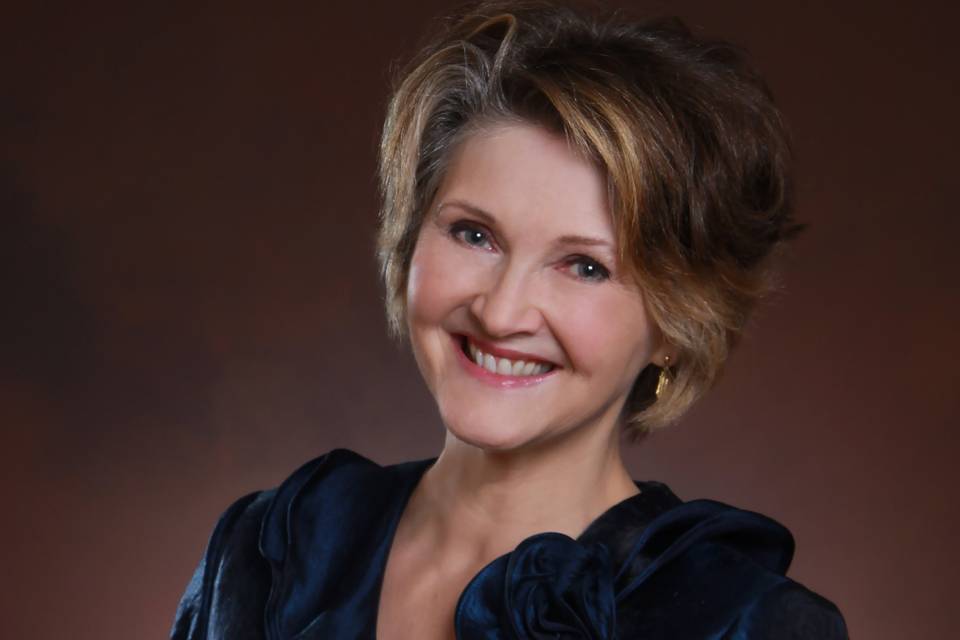 Suzanne Myers, Professional Celebrant & Wedding Officiant