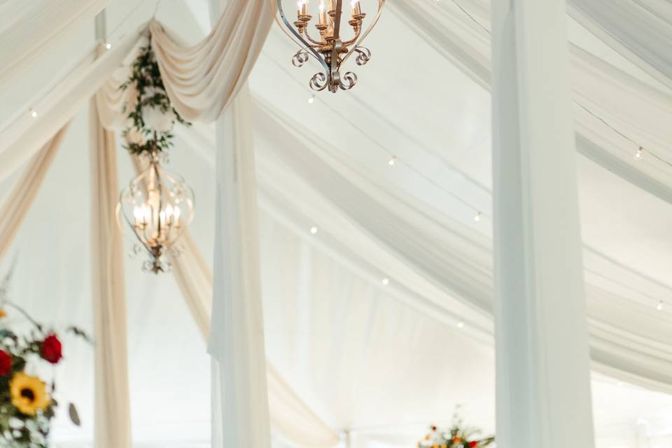 Tent ceiling dressing