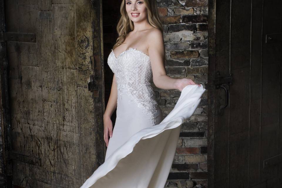 Anna Lang Wedding Dresses