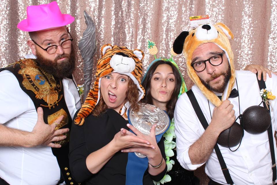 Snaps Of Harmony Photobooth - Photobooths - Niagara Falls - Weddingwire.ca