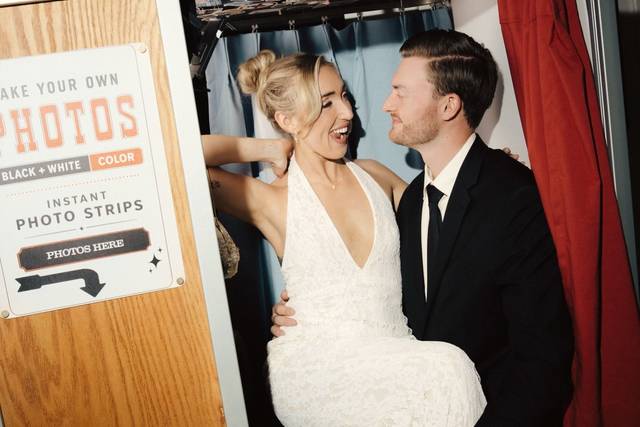 Pure Portrait Photo booth + Audio Guestbook