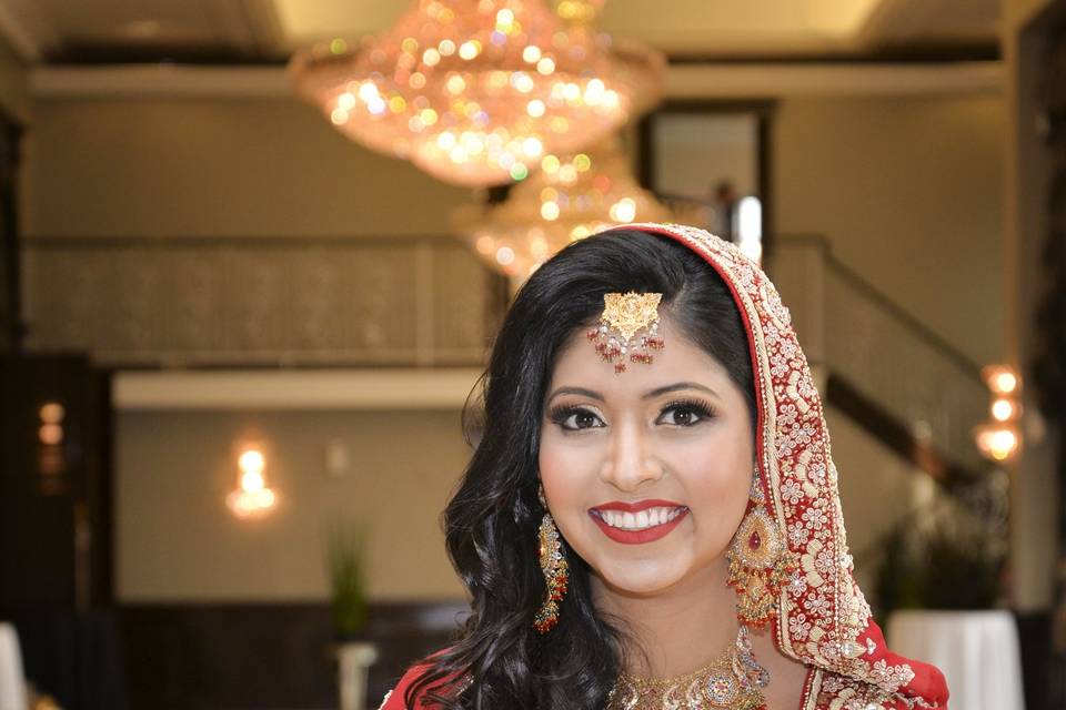 A smling bride