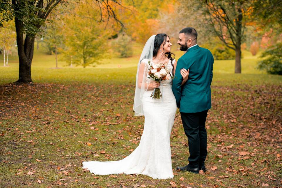 Outdoor wedding shoot