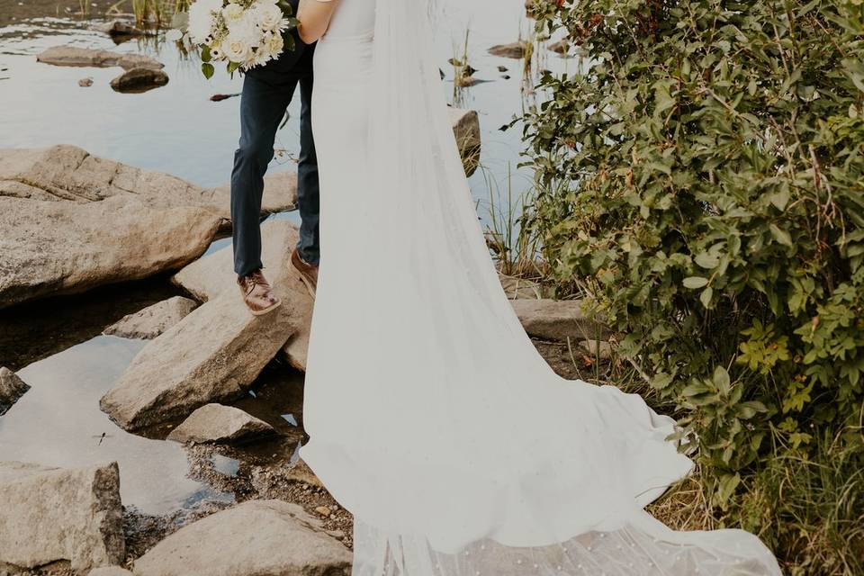 Wedding photoshoot by the lake