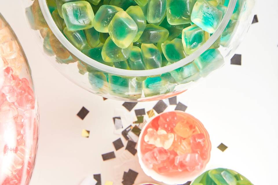 Ice cube cocktail gummy bowl