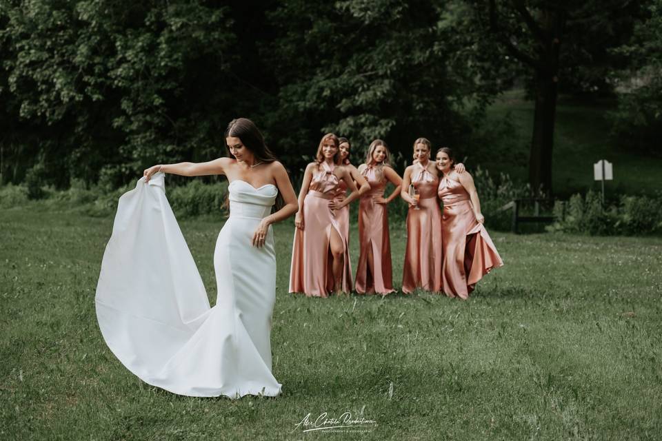 Bride & Bridesmaids