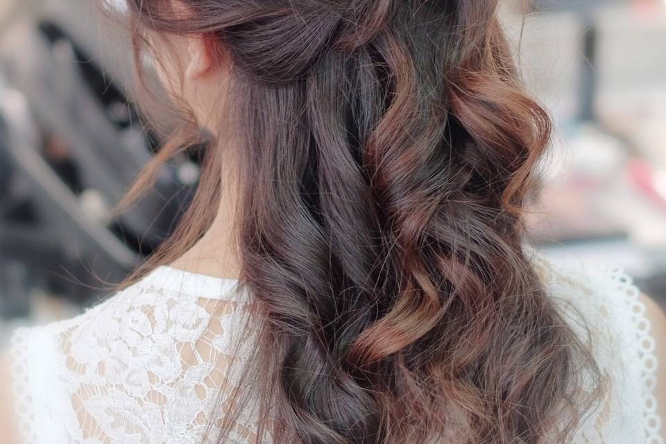 Bridal hair half up-do