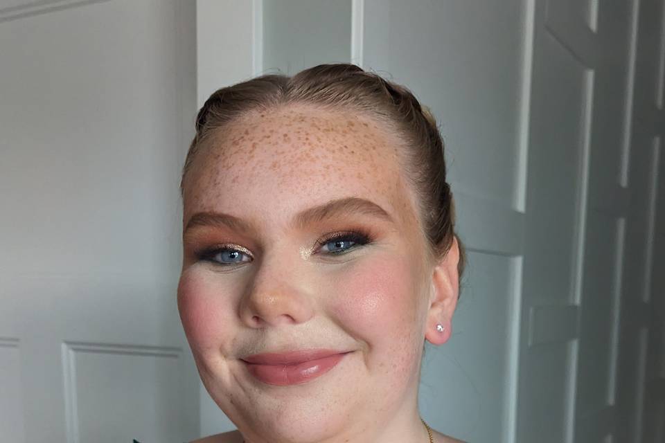Show off your freckles!