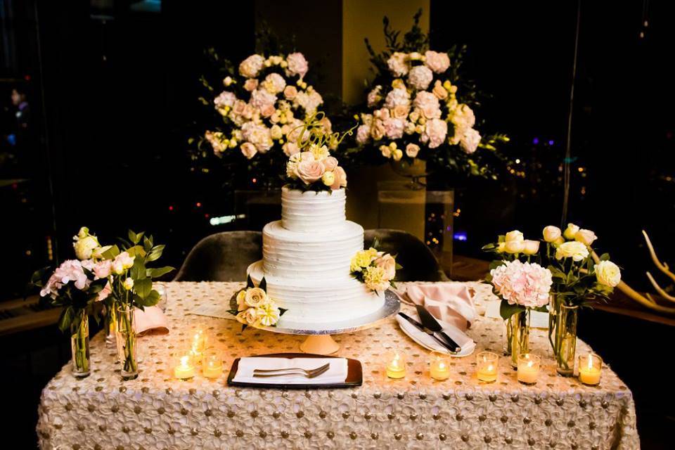 Blooming table setting