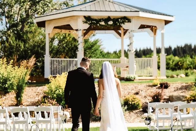 Gazebo Intimate Moment