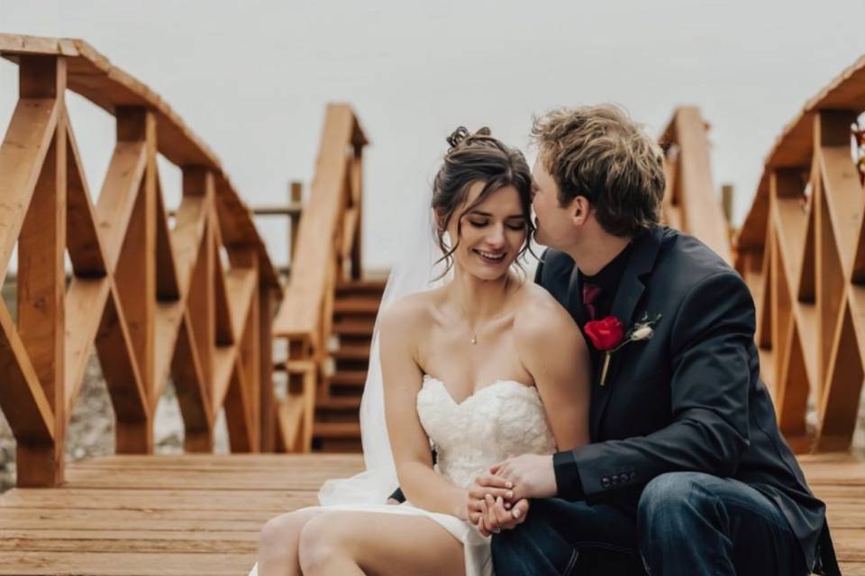 Kiss on the Bridge