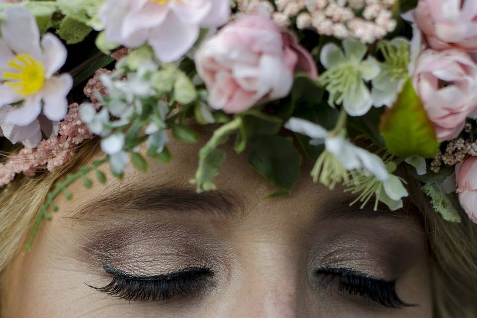 Soft bridal makeup