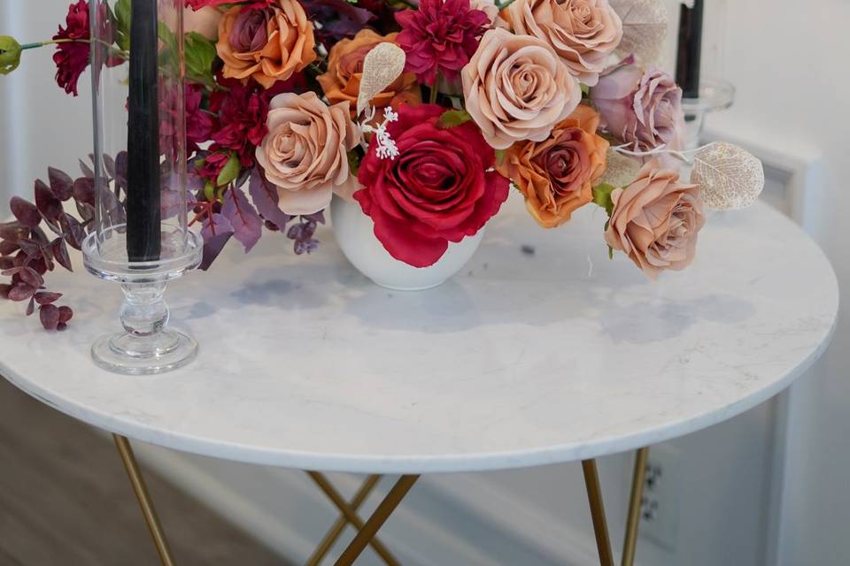 Red and nude centerpiece