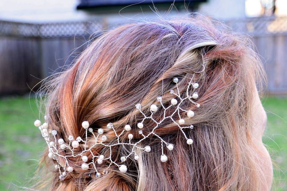 Pearl wedding hair piece