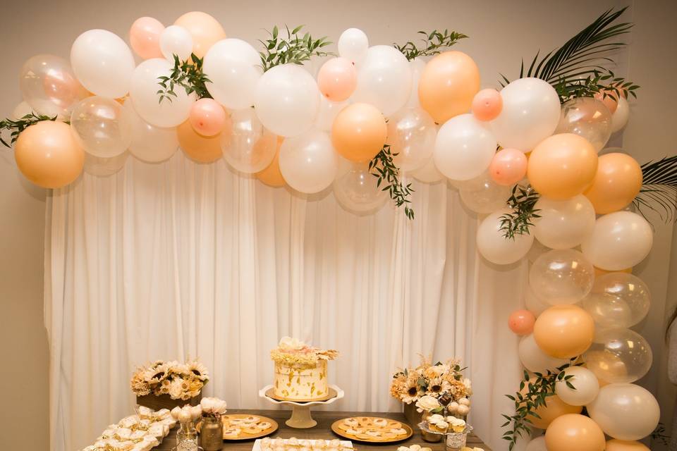 Desert table with baloons balloons
