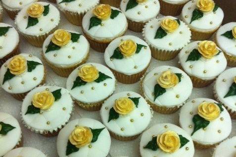 Gold Rose Cupcakes