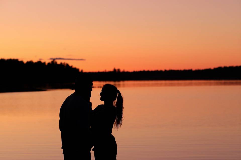 Romantic couple's silhouette