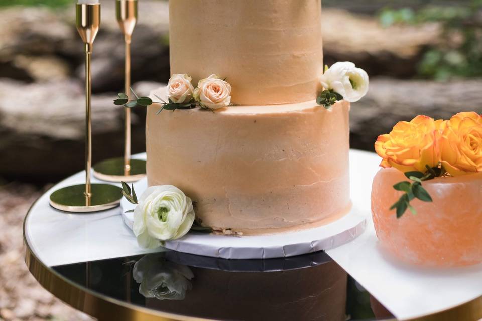 Wedluxe Vegan cake