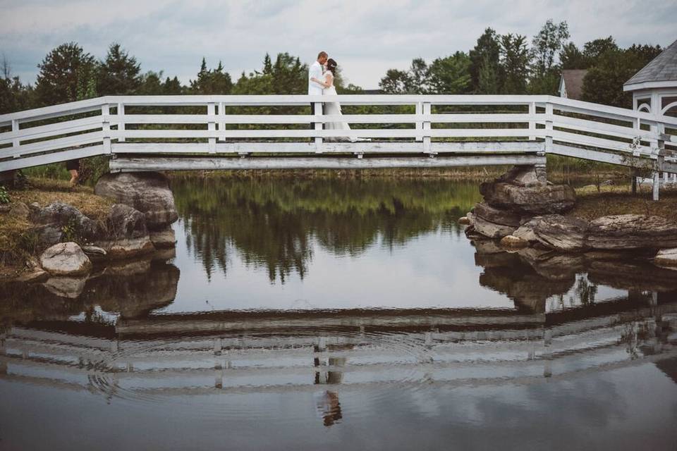 Ottawa, Ontario wedding couple