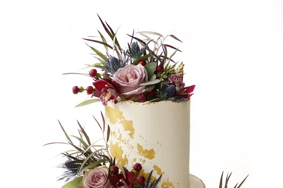 Deckle edge gold leaf cake