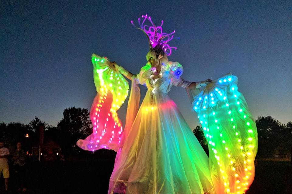 Led crystal queen on stilts