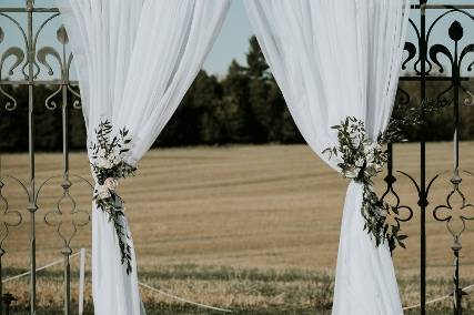 Ceremony decorations & draping